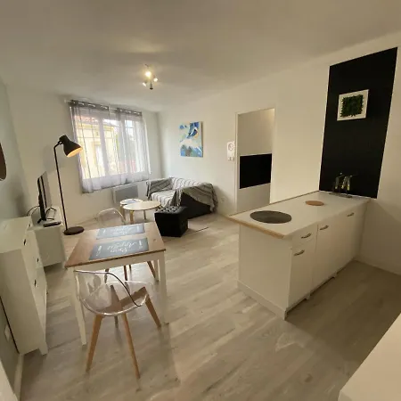 Apartment Le Deodat - T2 Proche Arenes